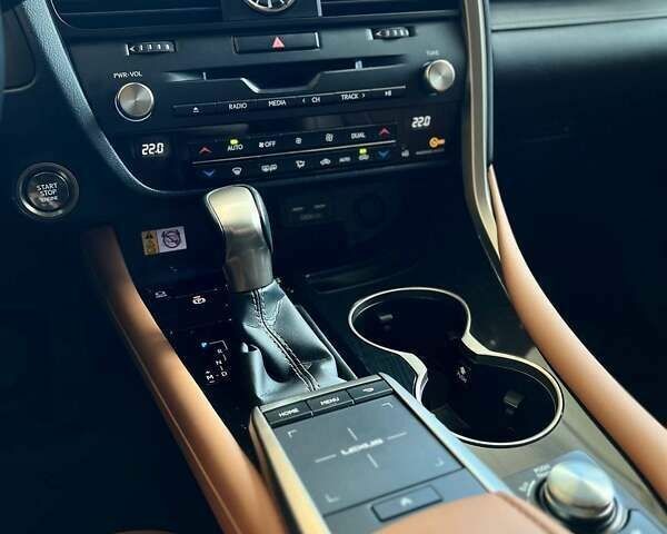 Лексус РХ, объемом двигателя 2 л и пробегом 24 тыс. км за 52900 $, фото 28 на Automoto.ua