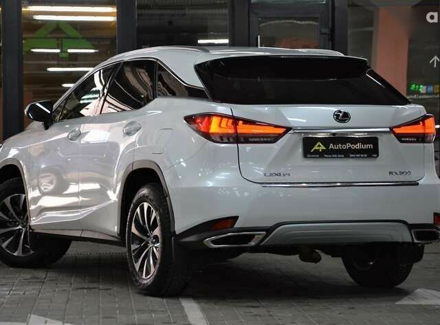 Лексус РХ, объемом двигателя 2 л и пробегом 53 тыс. км за 52000 $, фото 7 на Automoto.ua