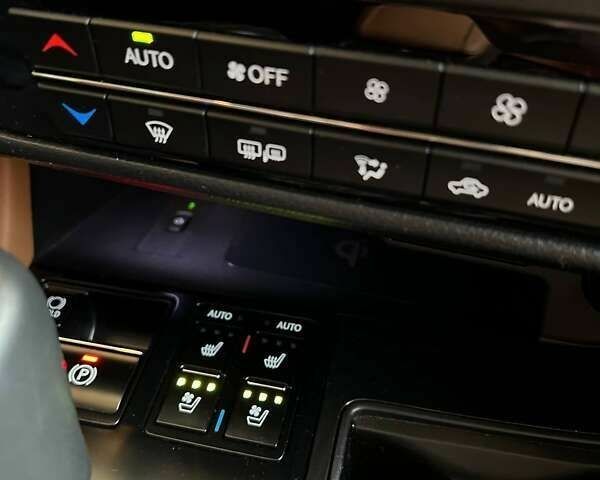 Лексус РХ, объемом двигателя 2 л и пробегом 24 тыс. км за 52900 $, фото 26 на Automoto.ua
