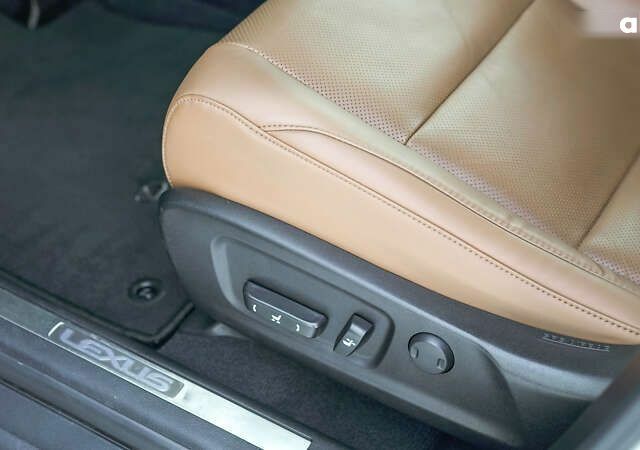 Лексус РХ, об'ємом двигуна 2 л та пробігом 33 тис. км за 50321 $, фото 17 на Automoto.ua