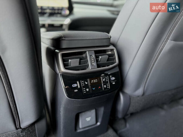 Лексус РХ, объемом двигателя 2.4 л и пробегом 24 тыс. км за 87400 $, фото 28 на Automoto.ua