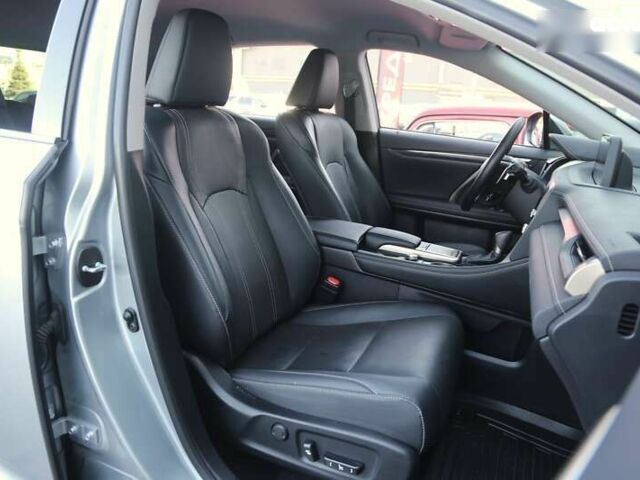 Лексус РХ, объемом двигателя 2 л и пробегом 21 тыс. км за 55000 $, фото 9 на Automoto.ua