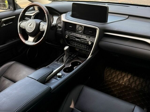 Лексус РХ, объемом двигателя 3.5 л и пробегом 28 тыс. км за 42500 $, фото 13 на Automoto.ua