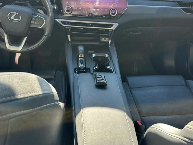 Лексус РХ, об'ємом двигуна 2.5 л та пробігом 43 тис. км за 61800 $, фото 38 на Automoto.ua