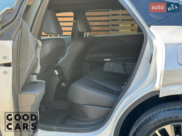 Лексус РХ, об'ємом двигуна 2.5 л та пробігом 23 тис. км за 72000 $, фото 23 на Automoto.ua