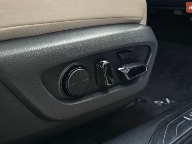 Лексус РХ, об'ємом двигуна 2.5 л та пробігом 31 тис. км за 69300 $, фото 11 на Automoto.ua