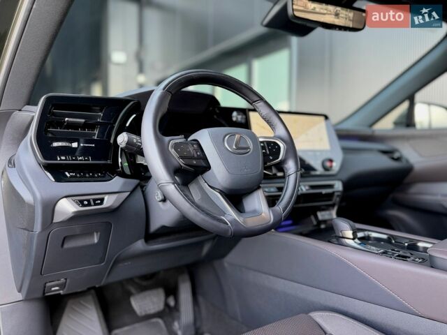 Лексус РХ, об'ємом двигуна 2.5 л та пробігом 6 тис. км за 87800 $, фото 9 на Automoto.ua