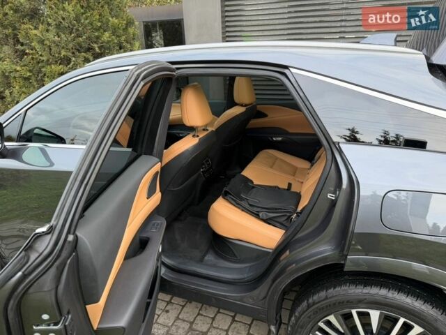 Лексус РХ, объемом двигателя 2.5 л и пробегом 48 тыс. км за 61800 $, фото 8 на Automoto.ua