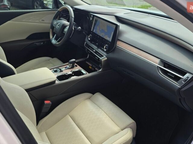 Лексус РХ, об'ємом двигуна 2.5 л та пробігом 31 тис. км за 69300 $, фото 8 на Automoto.ua