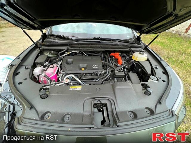 Лексус РХ, объемом двигателя 2.5 л и пробегом 2 тыс. км за 75000 $, фото 4 на Automoto.ua