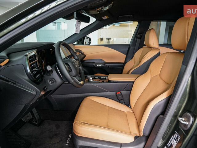 Лексус РХ, объемом двигателя 2.5 л и пробегом 0 тыс. км за 84889 $, фото 14 на Automoto.ua