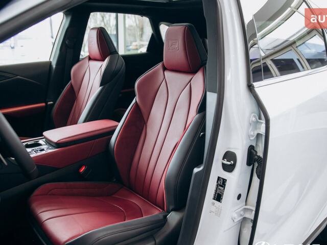 Лексус РХ, объемом двигателя 2.4 л и пробегом 0 тыс. км за 84127 $, фото 10 на Automoto.ua