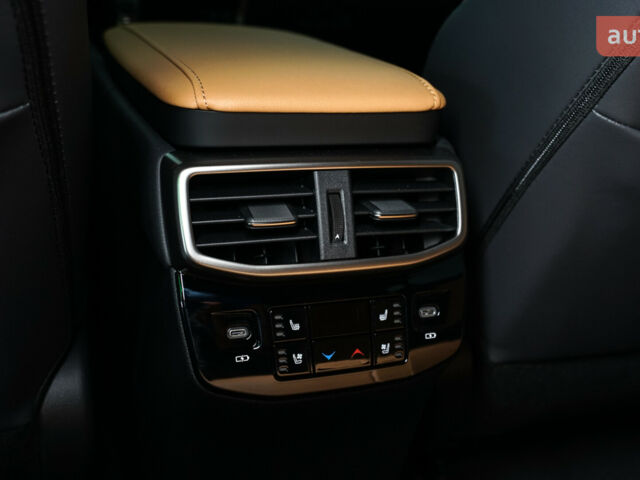 Лексус РХ, объемом двигателя 2.5 л и пробегом 0 тыс. км за 84889 $, фото 17 на Automoto.ua