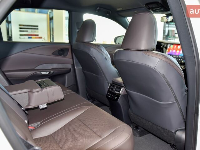 Лексус РХ, объемом двигателя 2.5 л и пробегом 0 тыс. км за 81459 $, фото 16 на Automoto.ua