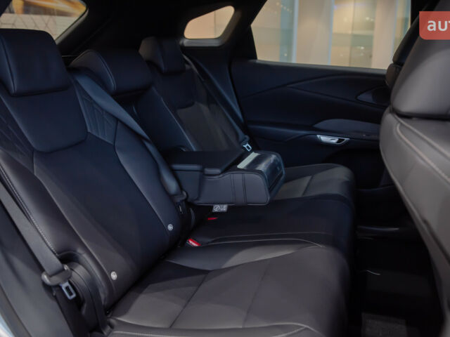 Лексус РХ, об'ємом двигуна 2.4 л та пробігом 0 тис. км за 80004 $, фото 16 на Automoto.ua