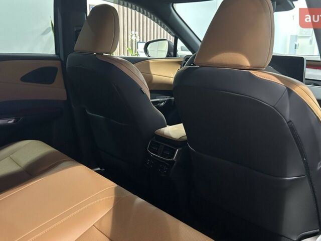 Лексус РХ, объемом двигателя 2.5 л и пробегом 0 тыс. км за 80977 $, фото 17 на Automoto.ua