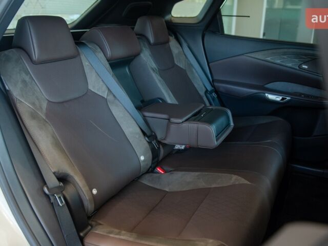Лексус РХ, объемом двигателя 2.5 л и пробегом 0 тыс. км за 95238 $, фото 17 на Automoto.ua