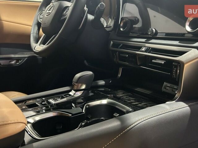 Лексус РХ, объемом двигателя 2.5 л и пробегом 0 тыс. км за 80977 $, фото 8 на Automoto.ua