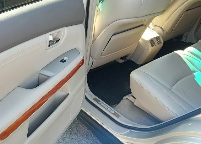 Желтый Лексус РХ, объемом двигателя 3.5 л и пробегом 170 тыс. км за 13539 $, фото 7 на Automoto.ua
