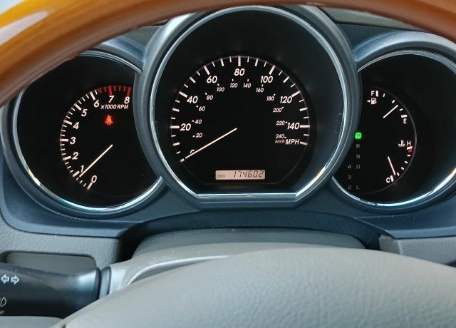Желтый Лексус РХ, объемом двигателя 3.5 л и пробегом 170 тыс. км за 13539 $, фото 17 на Automoto.ua