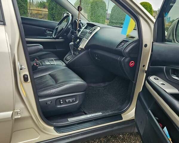Желтый Лексус РХ, объемом двигателя 3.31 л и пробегом 222 тыс. км за 12500 $, фото 16 на Automoto.ua