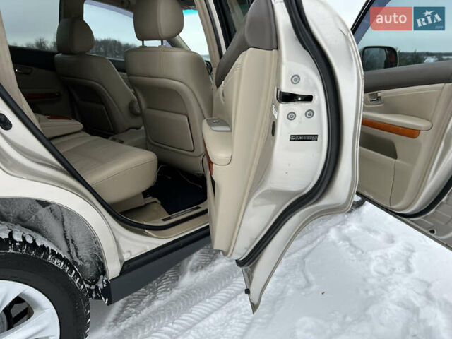 Желтый Лексус РХ, объемом двигателя 3.46 л и пробегом 160 тыс. км за 11300 $, фото 24 на Automoto.ua