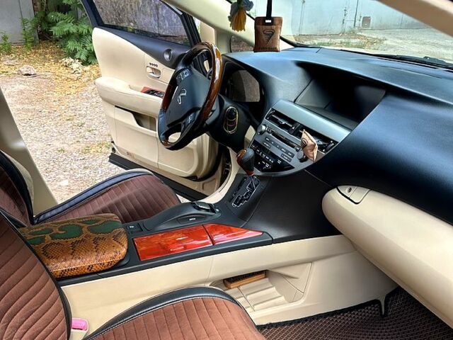 Желтый Лексус РХ, объемом двигателя 3.5 л и пробегом 290 тыс. км за 15600 $, фото 5 на Automoto.ua