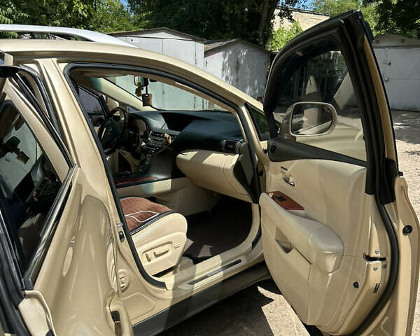 Желтый Лексус РХ, объемом двигателя 3.46 л и пробегом 290 тыс. км за 16399 $, фото 5 на Automoto.ua