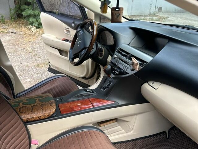 Желтый Лексус РХ, объемом двигателя 3.5 л и пробегом 315 тыс. км за 14677 $, фото 10 на Automoto.ua