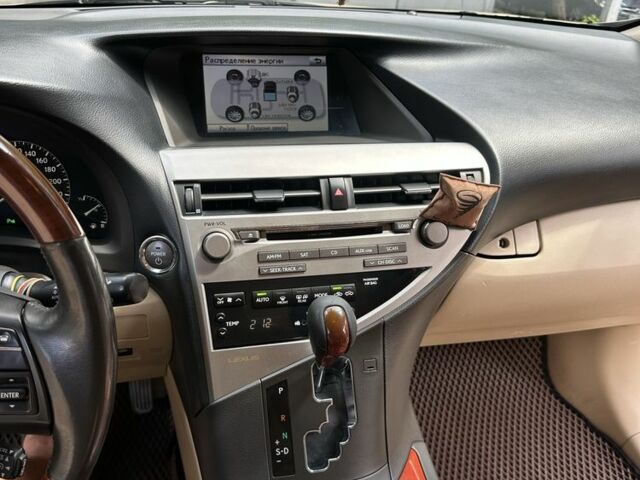 Желтый Лексус РХ, объемом двигателя 3.5 л и пробегом 290 тыс. км за 16399 $, фото 14 на Automoto.ua