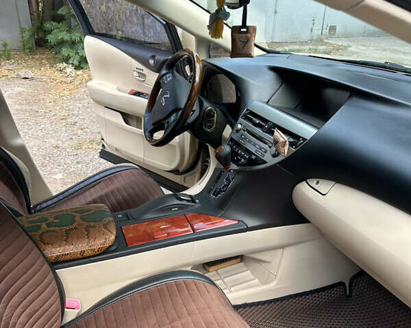Желтый Лексус РХ, объемом двигателя 3.46 л и пробегом 290 тыс. км за 16600 $, фото 10 на Automoto.ua