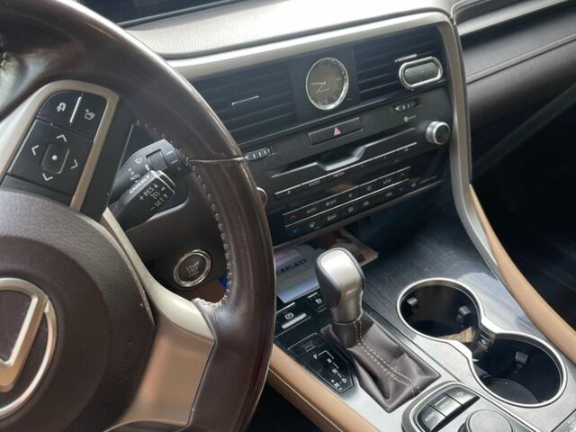 Сірий Лексус РХ, об'ємом двигуна 2 л та пробігом 157 тис. км за 32000 $, фото 5 на Automoto.ua