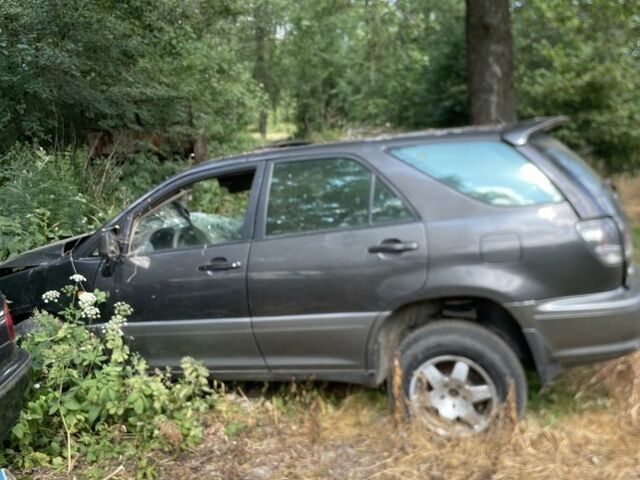 Серый Лексус РХ, объемом двигателя 3 л и пробегом 370 тыс. км за 1800 $, фото 1 на Automoto.ua