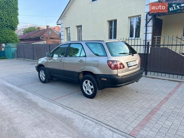 Серый Лексус РХ, объемом двигателя 3 л и пробегом 275 тыс. км за 4900 $, фото 3 на Automoto.ua