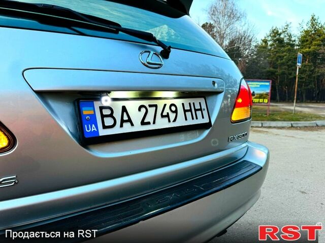 Серый Лексус РХ, объемом двигателя 3 л и пробегом 295 тыс. км за 7000 $, фото 5 на Automoto.ua