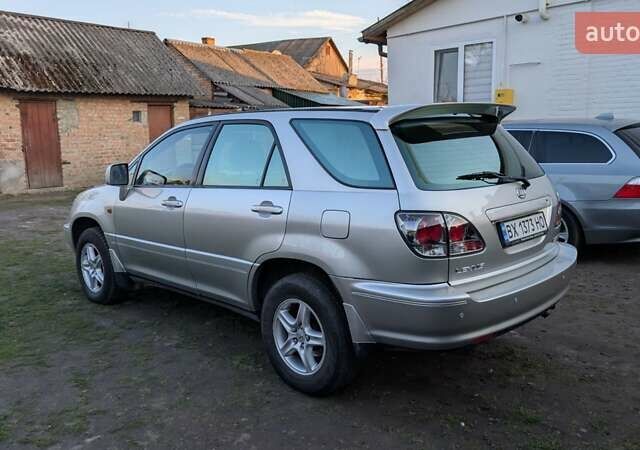 Серый Лексус РХ, объемом двигателя 3 л и пробегом 300 тыс. км за 6400 $, фото 1 на Automoto.ua
