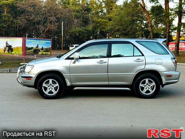 Лексус РХ 2000 у Кропивницькому (Кіровограді) на Automoto.ua Сірий Лексус РХ, об'ємом двигуна 3 л та пробігом 280 тис. км за 6800 $, фото 1 на Automoto.ua