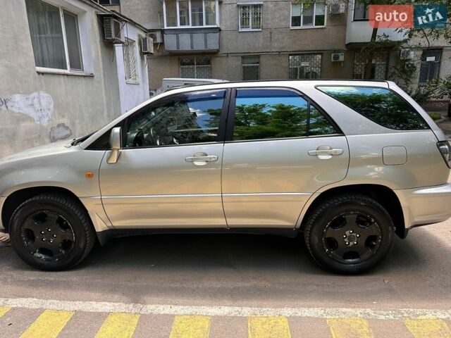 Серый Лексус РХ, объемом двигателя 3 л и пробегом 370 тыс. км за 6000 $, фото 1 на Automoto.ua