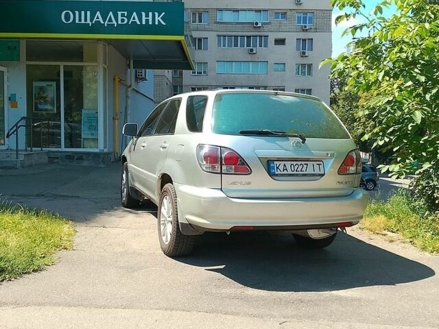 Серый Лексус РХ, объемом двигателя 3 л и пробегом 301 тыс. км за 7000 $, фото 1 на Automoto.ua