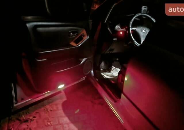 Лексус РХ 2001 в Львове на Automoto.ua Серый Лексус РХ, объемом двигателя 3 л и пробегом 245 тыс. км за 6700 $, фото 1 на Automoto.ua