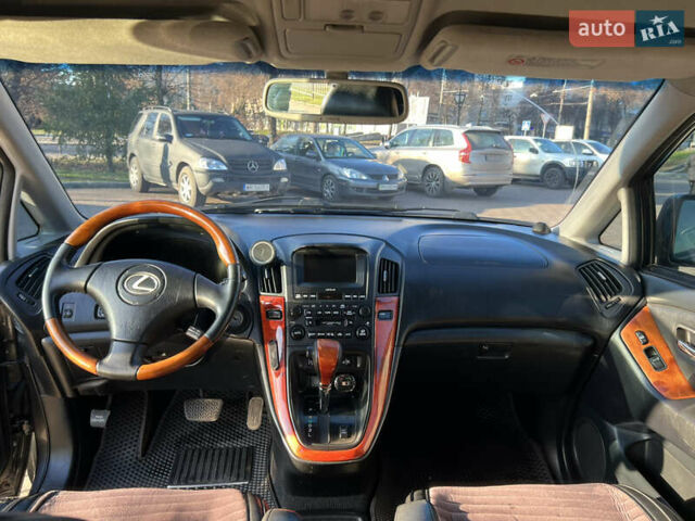 Серый Лексус РХ, объемом двигателя 3 л и пробегом 370 тыс. км за 8200 $, фото 18 на Automoto.ua