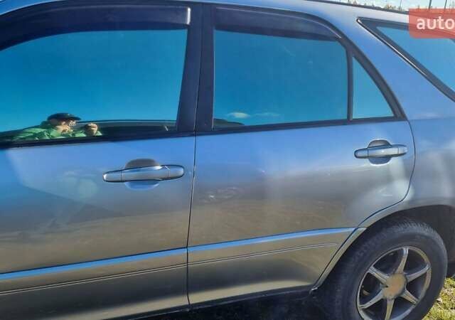 Лексус РХ 2001 в Львове на Automoto.ua Серый Лексус РХ, объемом двигателя 3 л и пробегом 245 тыс. км за 6700 $, фото 6 на Automoto.ua