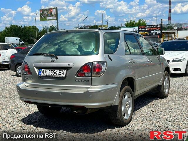 Серый Лексус РХ, объемом двигателя 3 л и пробегом 290 тыс. км за 5999 $, фото 1 на Automoto.ua