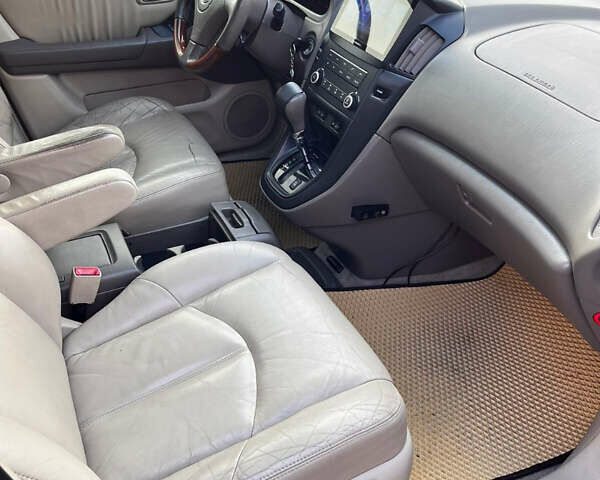 Серый Лексус РХ, объемом двигателя 3 л и пробегом 293 тыс. км за 8200 $, фото 1 на Automoto.ua