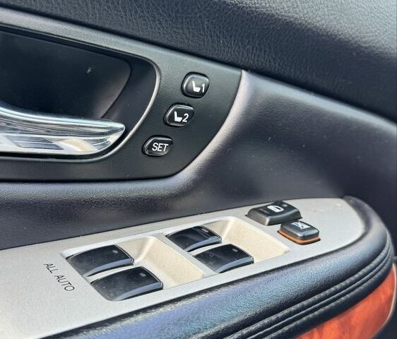 Серый Лексус РХ, объемом двигателя 3 л и пробегом 233 тыс. км за 9500 $, фото 16 на Automoto.ua