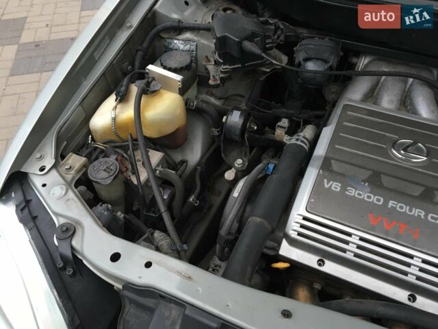 Сірий Лексус РХ, об'ємом двигуна 3 л та пробігом 242 тис. км за 11000 $, фото 14 на Automoto.ua