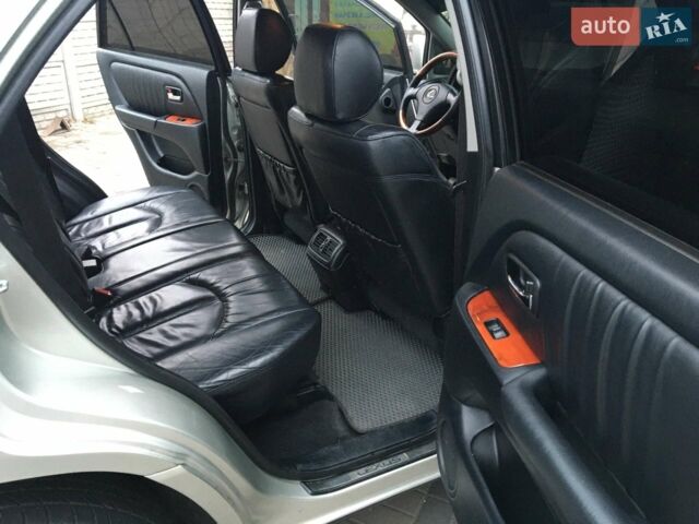Сірий Лексус РХ, об'ємом двигуна 3 л та пробігом 242 тис. км за 11000 $, фото 10 на Automoto.ua