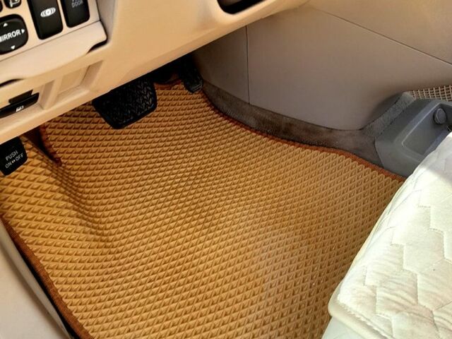 Серый Лексус РХ, объемом двигателя 3.3 л и пробегом 230 тыс. км за 10500 $, фото 2 на Automoto.ua