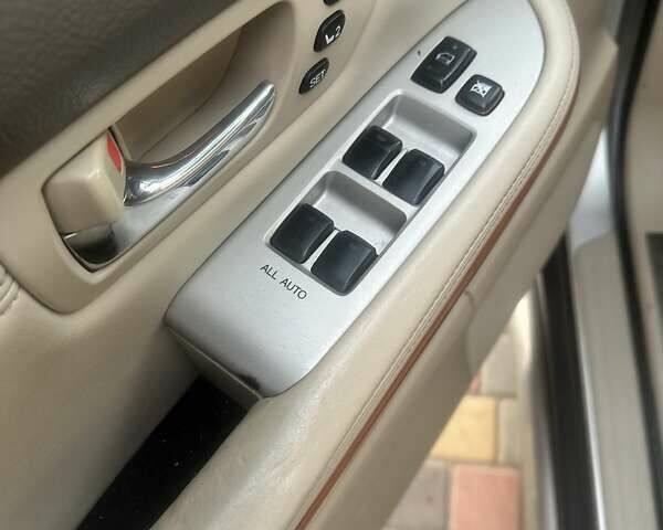 Серый Лексус РХ, объемом двигателя 3.3 л и пробегом 230 тыс. км за 10500 $, фото 13 на Automoto.ua