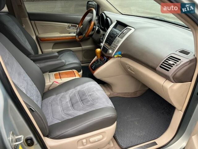 Серый Лексус РХ, объемом двигателя 3.3 л и пробегом 243 тыс. км за 7999 $, фото 7 на Automoto.ua